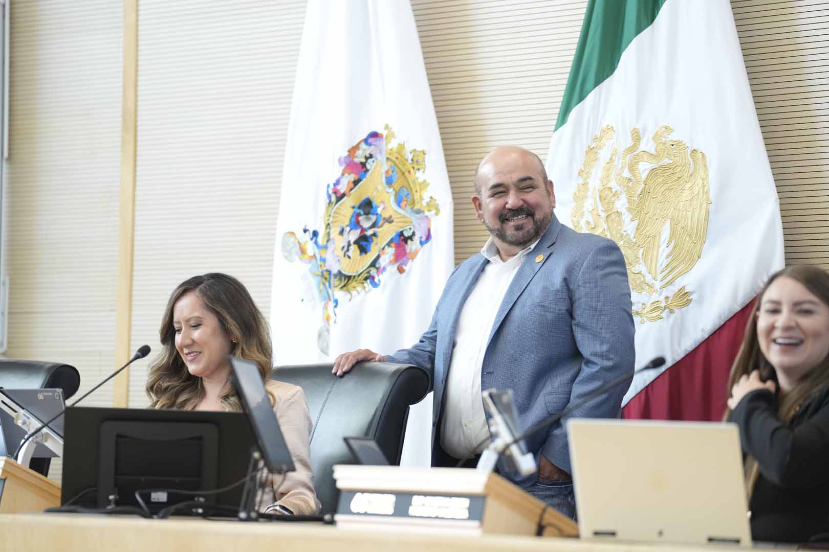 JORGE ESPADAS DIPUTADO4